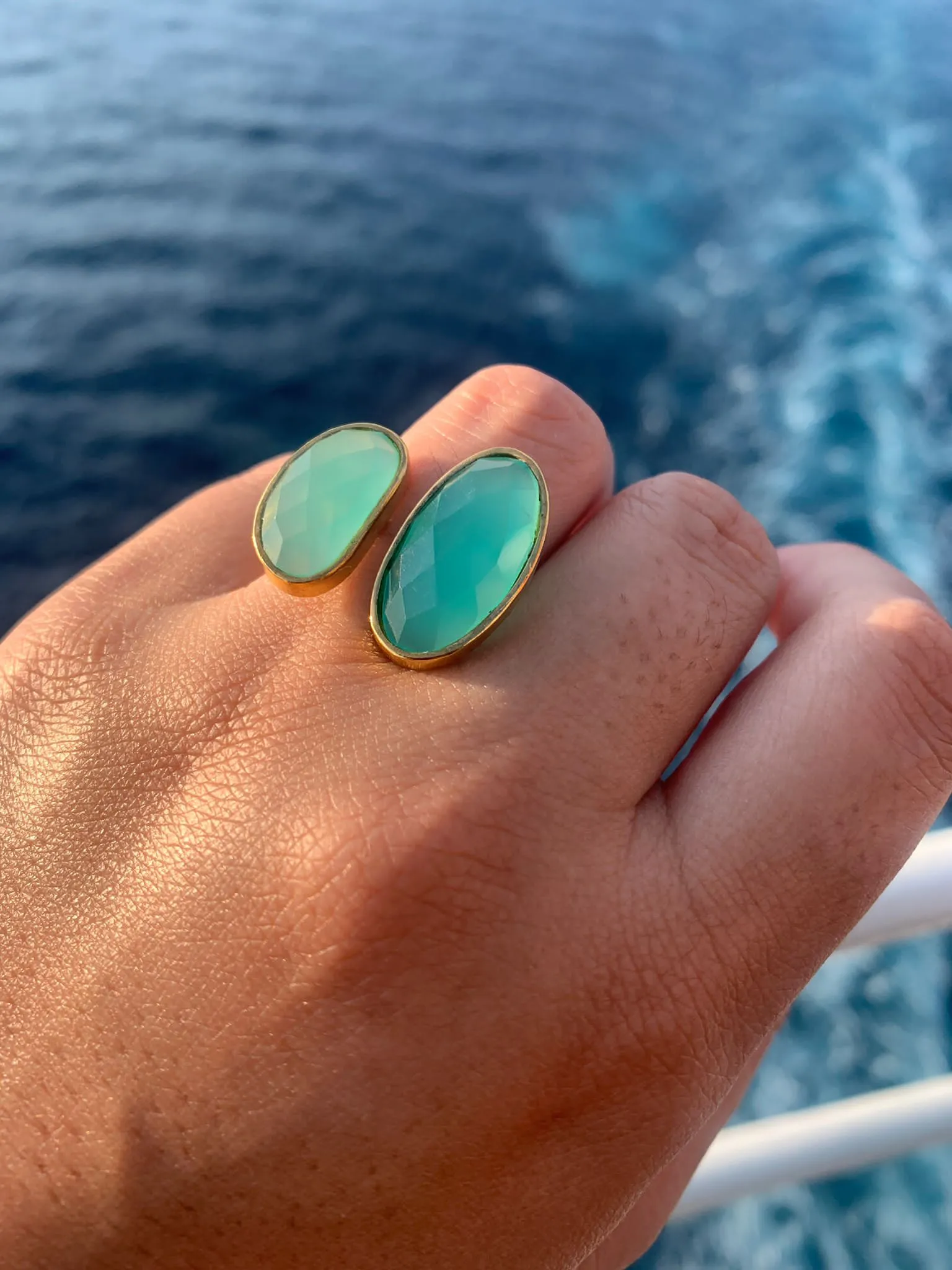 Anillo con piedras Allegra Verde y Blanco
