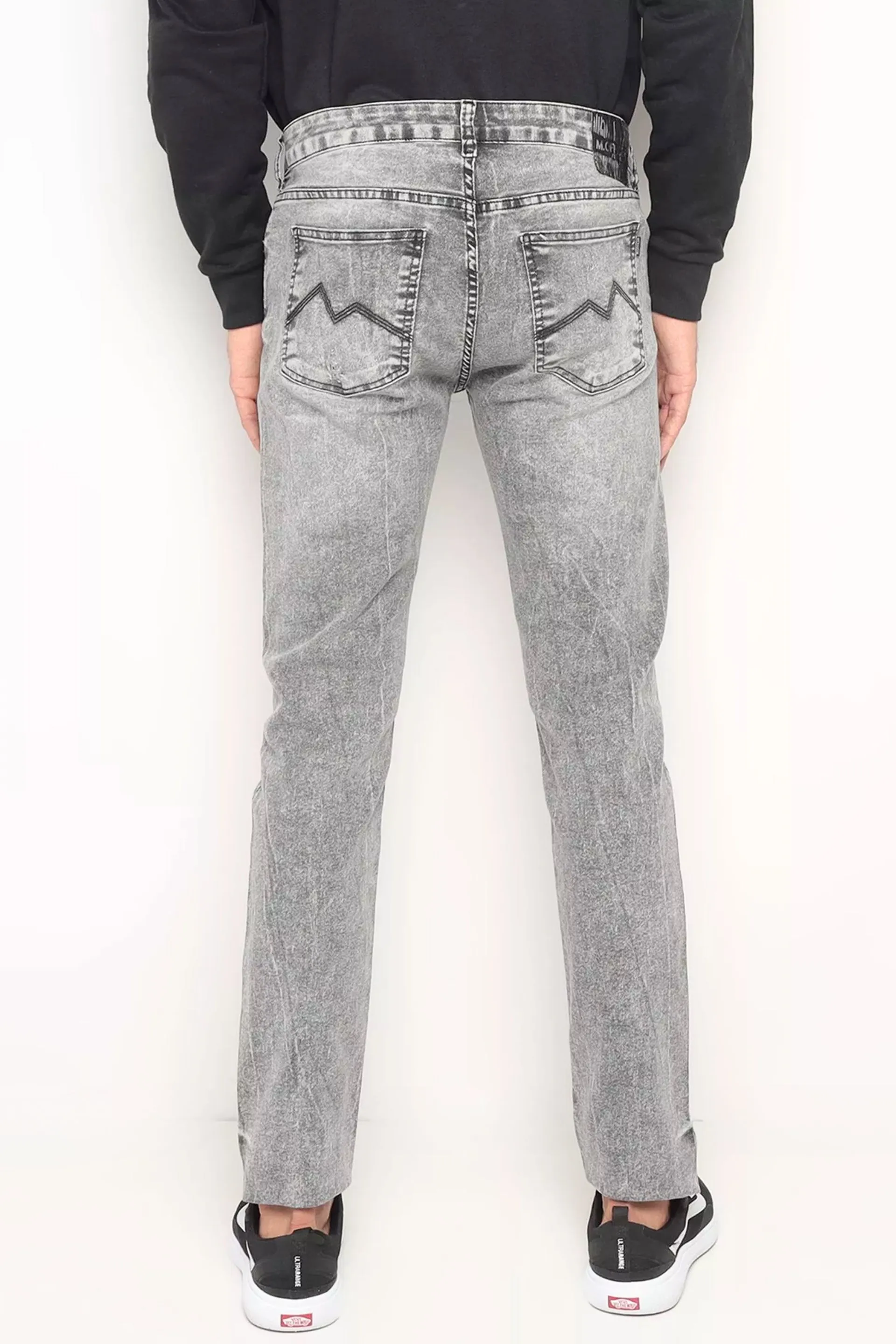 CALÇA JEANS SLIM BLACK DENIM COM PUIDOS