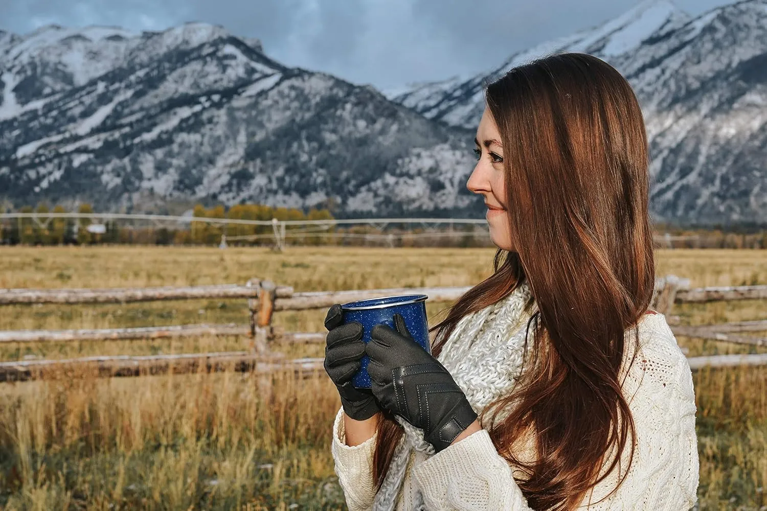 isotoner womens Spandex Shortie Touchscreen Gloves - Waterproof Winter Gloves