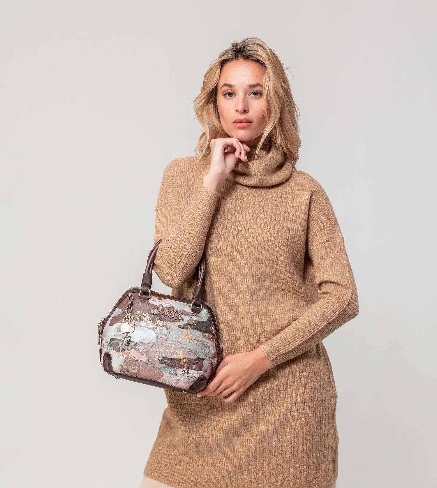 Outer short handle medium bag