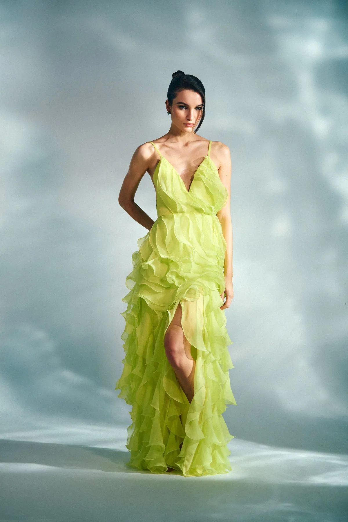 Vestido Longo Jabô E Decote Em V